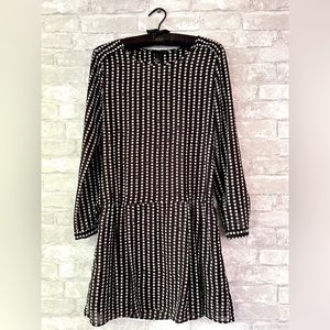 Lightweight, airy, stylish star print dress from H&M, size 4.